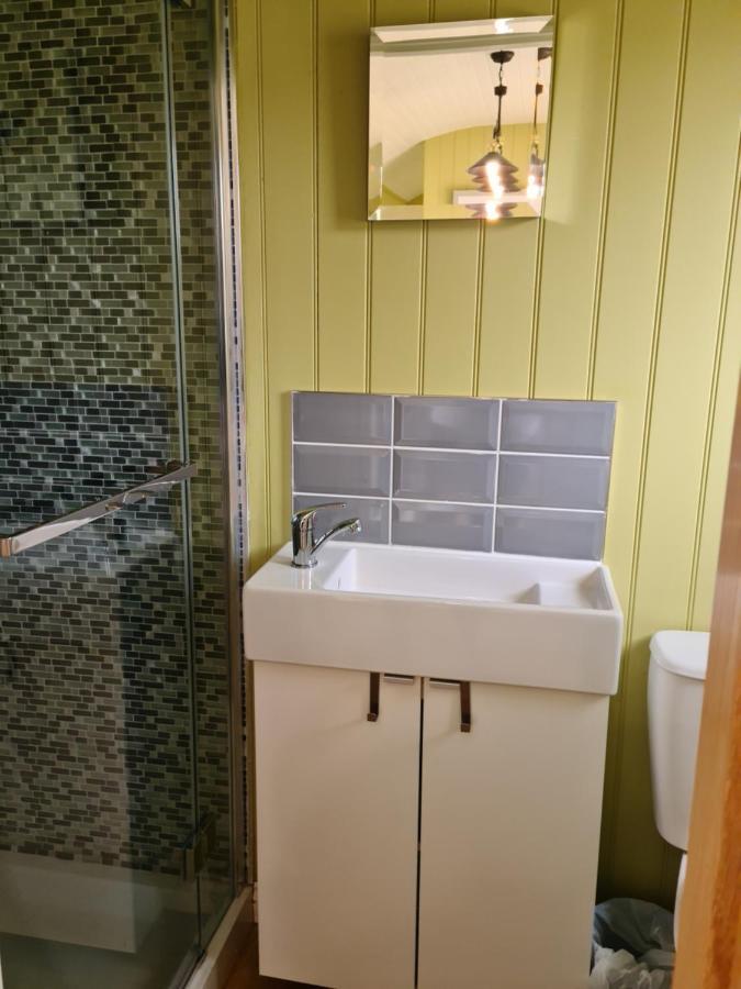 The Bay ,Luxury Shepherds Hut, Dundonnell Экстерьер фото
