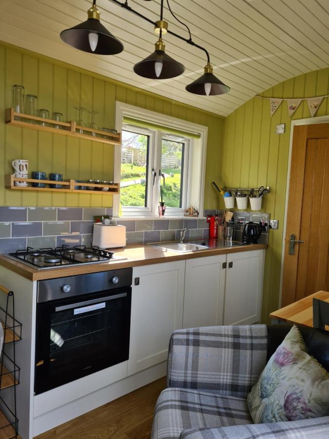 The Bay ,Luxury Shepherds Hut, Dundonnell Экстерьер фото